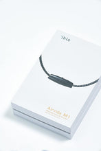 Load image into Gallery viewer, Airvida M1 Purificateur d'air ionique portable (Noir) | Collier en titane (50cm) | Rechargeable par USB | Pour le quotidien et en voyage