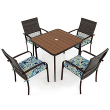 Load image into Gallery viewer, Ensemble de Meubles de Patio 5 Pièces Salon de Jardin 4 Fauteuils en Rotin avec Coussins et Table Carrée avec Trou pour Parasol -